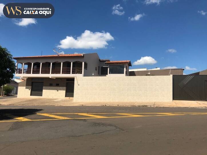 Casa à venda com 3 quartos, 295m² - Foto 3