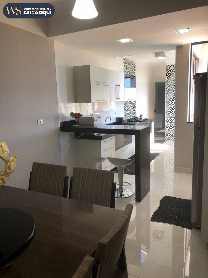Casa à venda com 3 quartos, 295m² - Foto 7