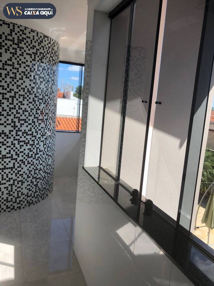 Casa à venda com 3 quartos, 295m² - Foto 9